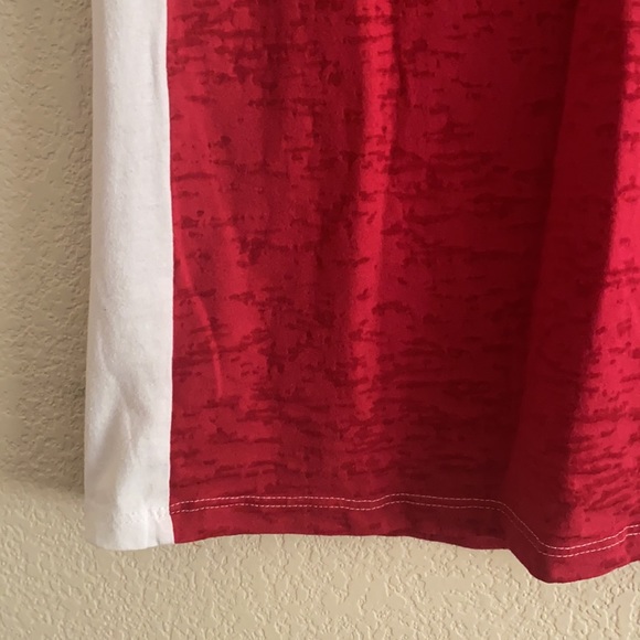 ❄️4 for $20❄️ Chicago Blackhawks T-Shirt - Picture 3 of 4